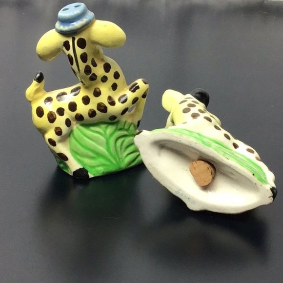 Vintage Giraffes in Hats Salt & pepper shakers - Picture 2 of 2